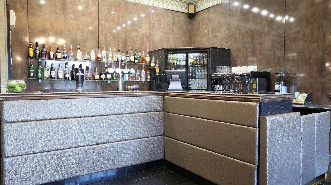 The Victoria Hotel Manchester By Compass Hospitality Oldham Exterior foto